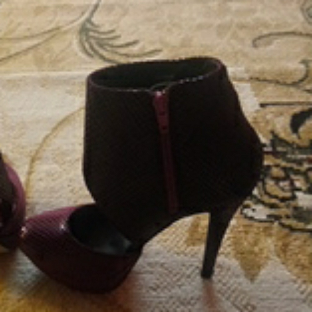 Shoes - Picture 4 of 4